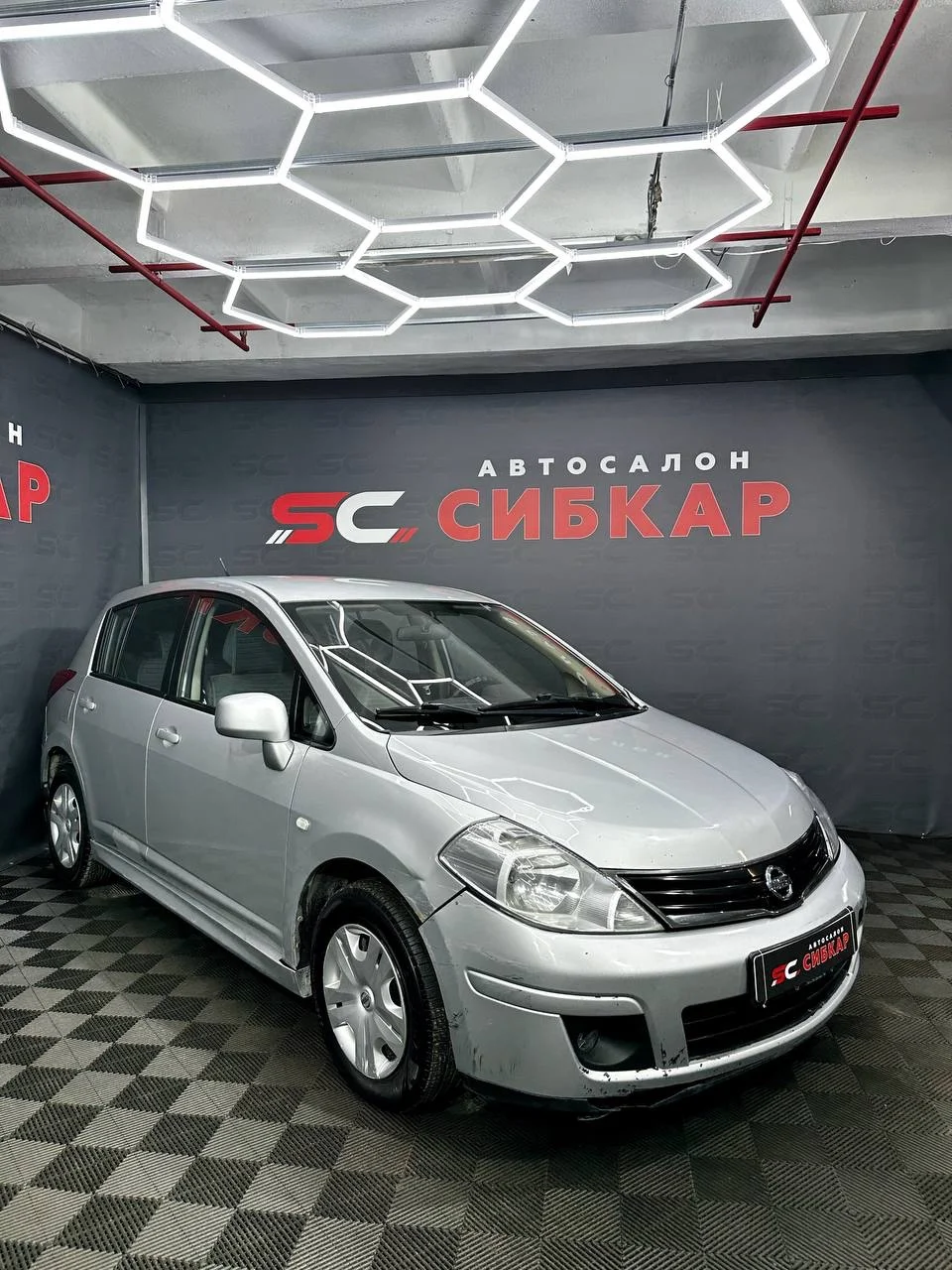 Nissan Tiida